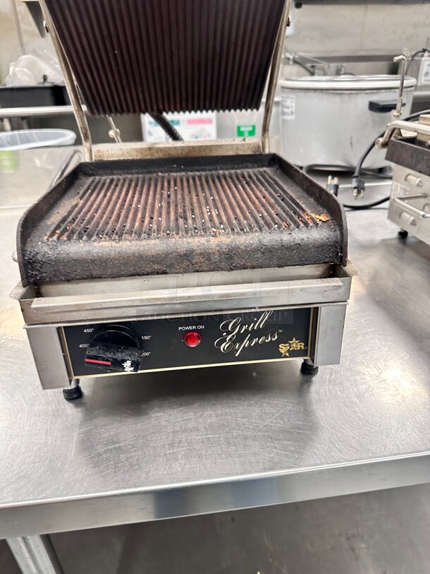 Star GX10IG Single Commercial Panini Press w/ Cast Iron Grooved Plates, 120v Working - Image 5 of 5