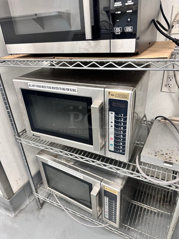 Late Model Amana RCS10TS Stackable Commercial Microwave with Push Button Controls - 120V, 1000W Working - Image 1 of 7
