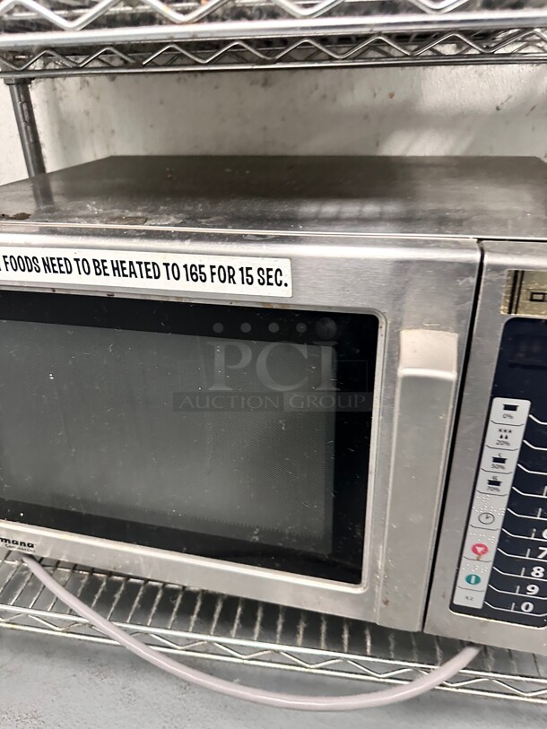 Late Model Amana RCS10TS Stackable Commercial Microwave with Push Button Controls - 120V, 1000W Working - Image 5 of 5