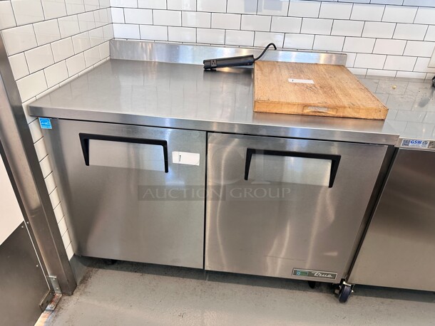 Late Model True TWT-48-HC 48 3/8 Worktop Refrigerator with 3 9/16 Backsplash 115 Volt Working - Image 7 of 8