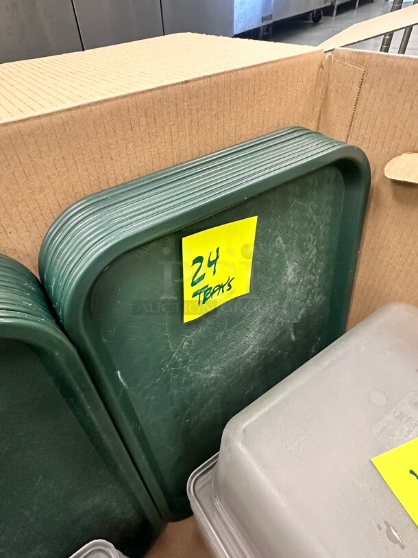 Choice 16 x 12 Green Plastic Fast Food Tray - Image 1 of 5