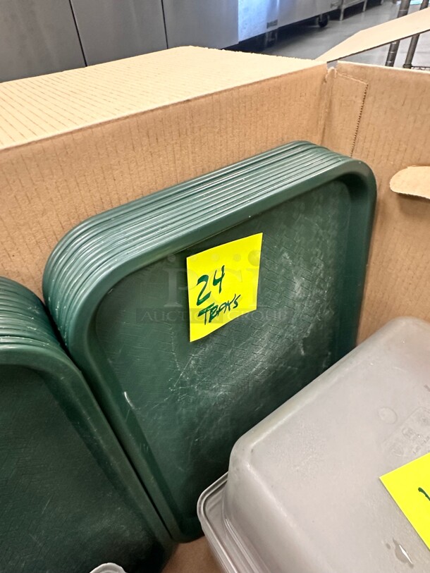 Choice 16 x 12 Green Plastic Fast Food Tray - Image 2 of 5