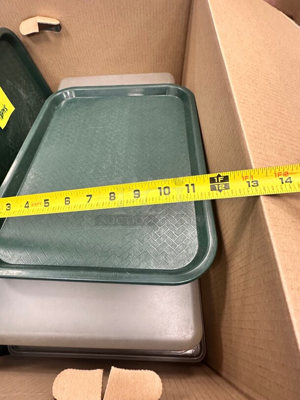 Choice 16 x 12 Green Plastic Fast Food Tray - Image 4 of 5