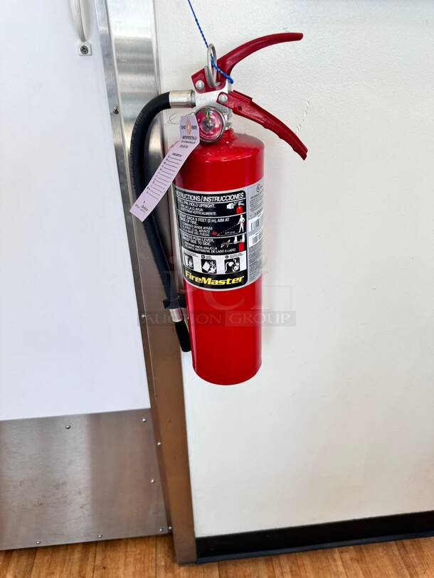 Ansul Sentry 442257 5 lb. FORAY Extinguisher (AA05S) (UL/ULC Rating: 3-A:40-B:C) - Image 1 of 4