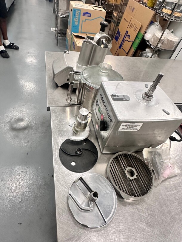Late Model Robot Coupe R602V Series F New 115V Food Processor with Attachemnt - Image 2 of 11