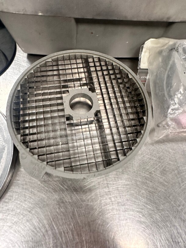 Late Model Robot Coupe R602V Series F New 115V Food Processor with Attachemnt - Image 9 of 11
