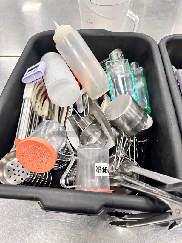 One Lot Of Kitchen Utensils  - Image 6 of 8