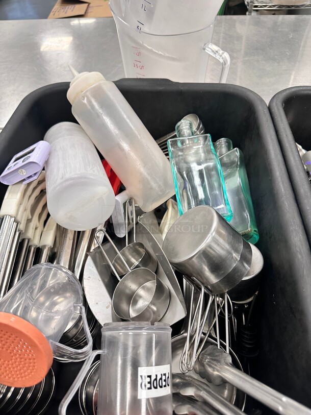 One Lot Of Kitchen Utensils  - Image 7 of 8