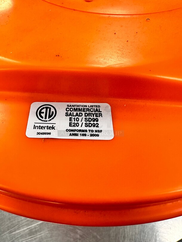 Dynamic E004 Manual Salad Spinner - 5 gal Capacity, Dries 6 to 8 Heads of Lettuce - Image 3 of 10