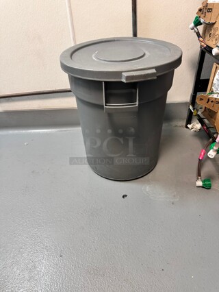 Plastic Trash Container 
20 X 20 X 24