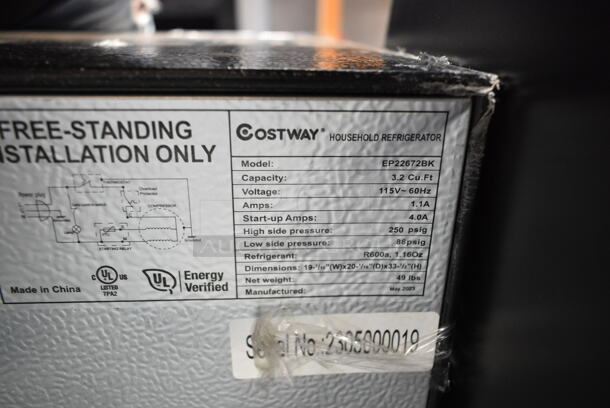 Costway EP22672BK Metal Mini Cooler w/ Freezer. 115 Volts, 1 Phase. Tested and Powers On But Does Not Get Cold - Image 4 of 4