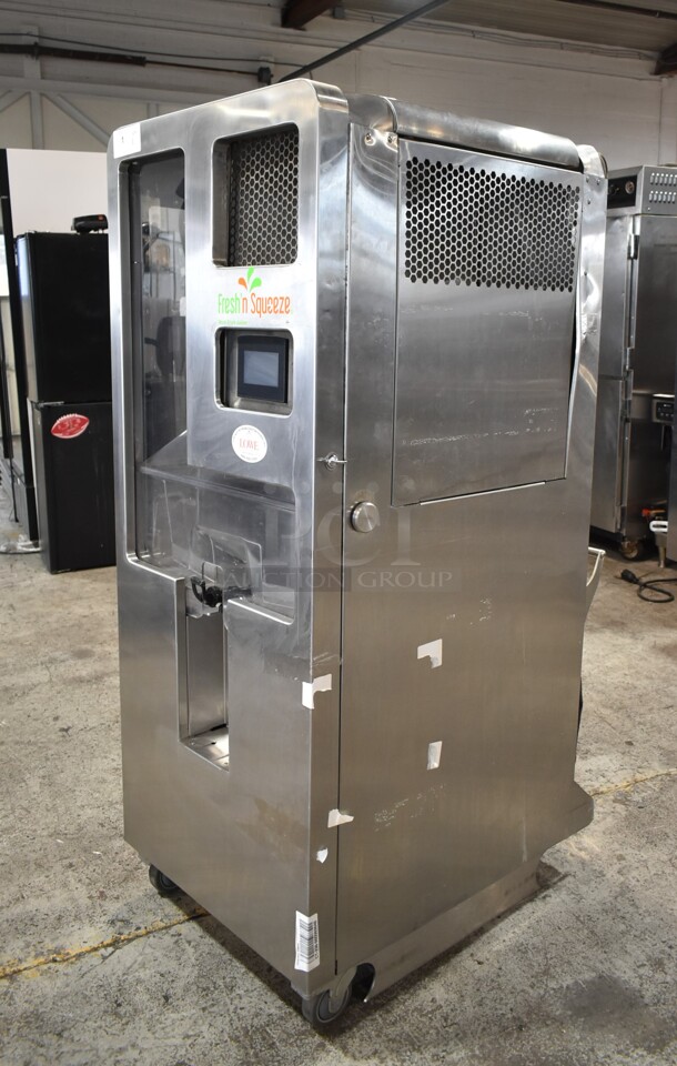Fresh N Squeeze 2ND-GEN-MFJ-HE Stainless Steel Commercial Floor Style Citrus Juicer on Commercial Casters. 120 Volts, 1 Phase. Cannot Test; Powers On But Displays a Safety Circuit Fault Code - Image 2 of 5