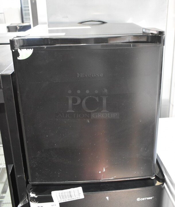 Hisense RR17D6ABE Metal Mini Cooler. 115 Volts, 1 Phase. Tested and Working! - Image 1 of 3