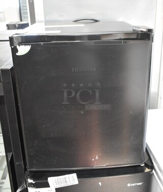 Hisense RR17D6ABE Metal Mini Cooler. 115 Volts, 1 Phase. Tested and Working!