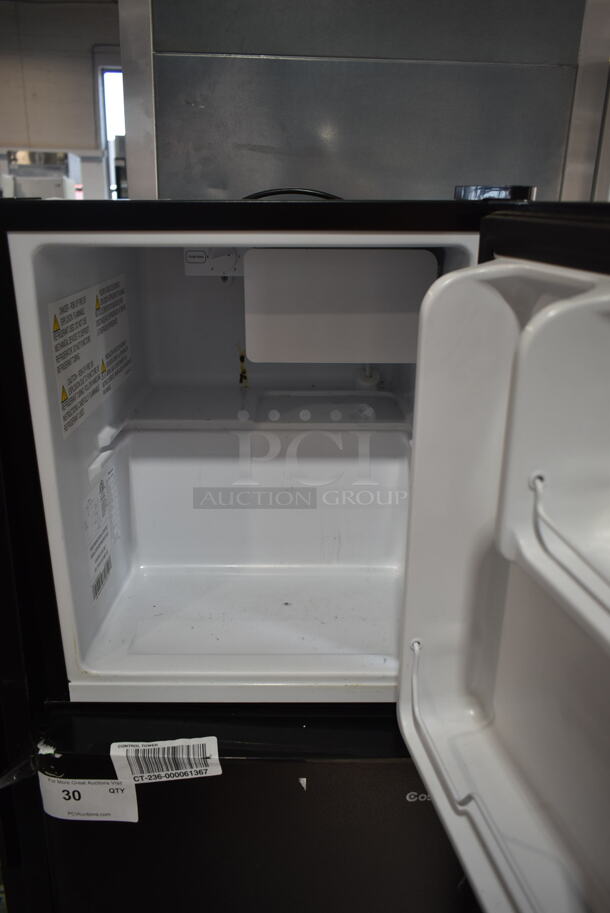 Hisense RR17D6ABE Metal Mini Cooler. 115 Volts, 1 Phase. Tested and Working! - Image 2 of 3