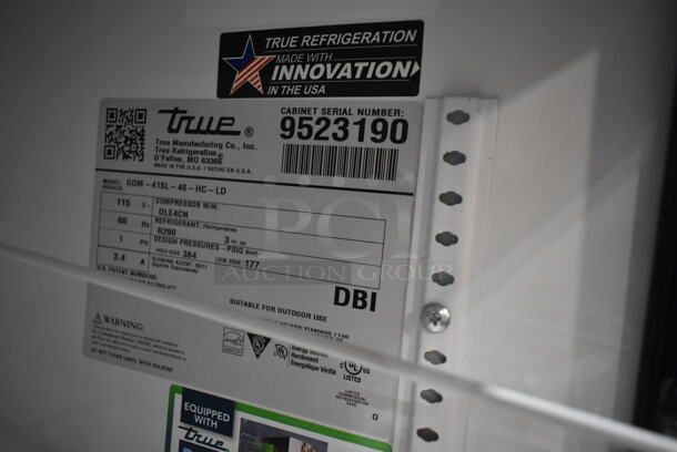 2018 True GDM-41SL-48-HC-LD Metal Commercial 2 Door Reach In Cooler Merchandiser w/ Poly Coated Racks. 115 Volts, 1 Phase. Tested and Working! - Image 4 of 4