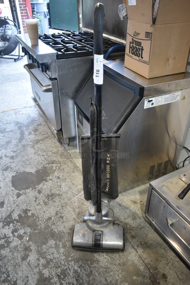 Hoover Vacuum Cleaner. 115 Volts, 1 Phase. Tested and Does Not Power On - Image 1 of 6