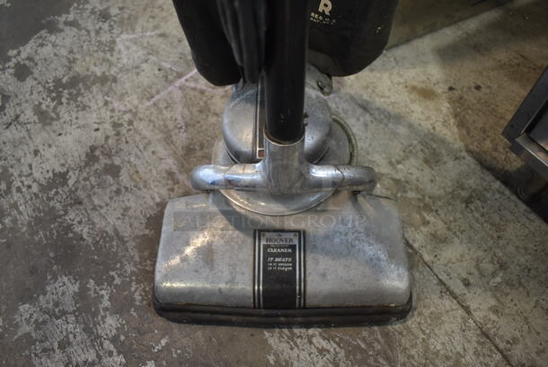 Hoover Vacuum Cleaner. 115 Volts, 1 Phase. Tested and Does Not Power On - Image 2 of 6