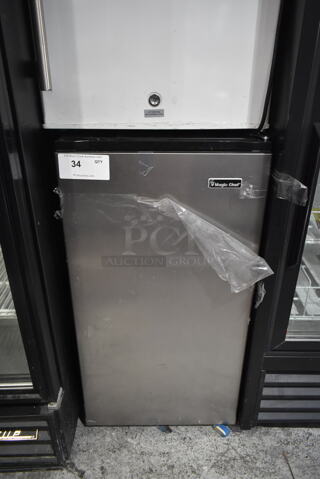 Magic Chef HMAR33SE Metal Mini Cooler. 115 Volts, 1 Phase. Tested and Powers On But Does Not Get Cold