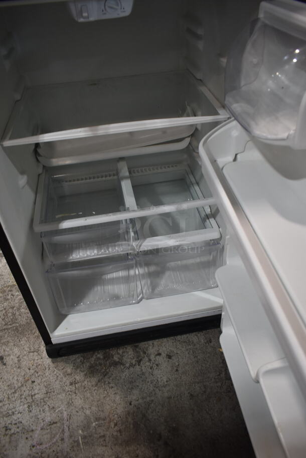 Frigidaire FFTR2126LBE Metal Cooler Freezer Combo Unit. 115 Volts, 1 Phase. Tested and Powers On But Does Not Get Cold - Image 3 of 5