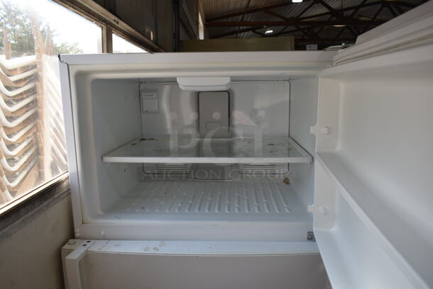 Whirlpool WRT511SZDW00 Metal Cooler Freezer Combo Unit. 115 Volts, 1 Phase. Tested and Powers On But Does Not Get Cold - Image 2 of 4