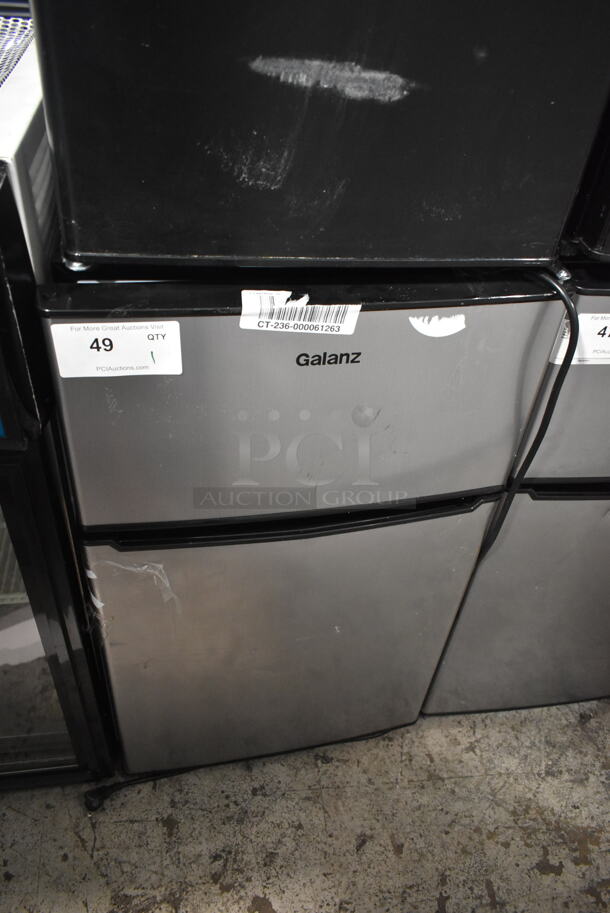 Galanz GLR31TS1E02 Mini Cooler Freezer. 120 Volts, 1 Phase. Tested and Working! - Image 1 of 6
