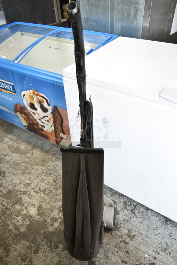 Hoover Vacuum Cleaner. 115 Volts, 1 Phase. Tested and Does Not Power On - Image 3 of 6