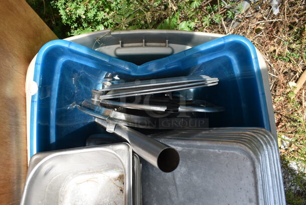 ALL ONE MONEY! Lot of Poly Bins and Metal Baking Pans.  - Image 4 of 4