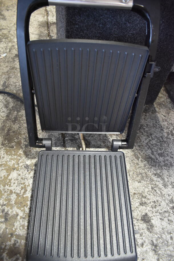 Bella TSK-C159 Stainless Steel Countertop Panini Press. 120 Volts, 1 Phase. Tested and Working! - Image 2 of 3