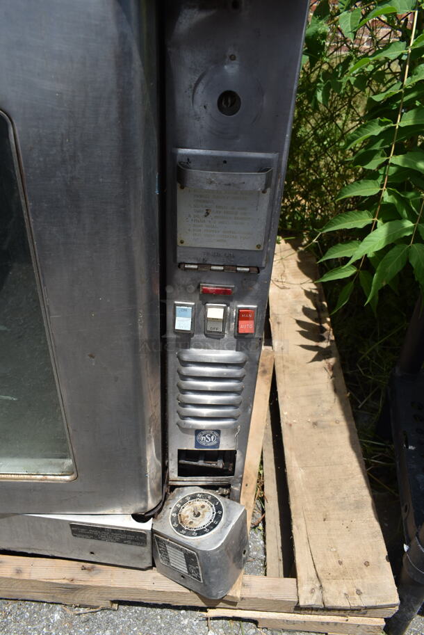 Blodgett EF-111 Stainless Steel Commercial Electric Powered Full Size Convection Oven w/ View Through Doors. 208-220 Volts, 3/1 Phase.  - Image 3 of 5
