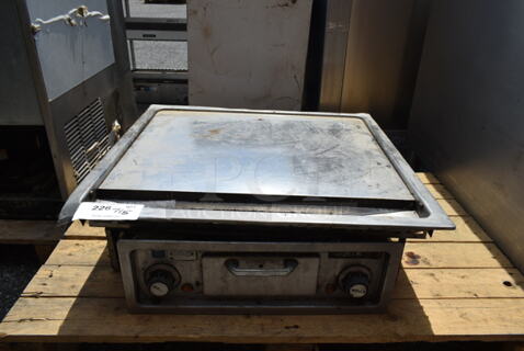Wells 136 Stainless Steel Electric Powered Flat Top Griddle. 208/240 Volts. 