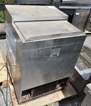 Perlick 8340UL Stainless Steel Commercial Back Bar Cooler. 115 Volts, 1 Phase. Tested and Powers On But Does Not Get Cold