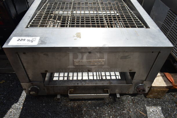 General Electric GE CB30A Stainless Steel Commercial Countertop Electric Powered Charbroiler. 220-240 Volts.  - Image 3 of 5