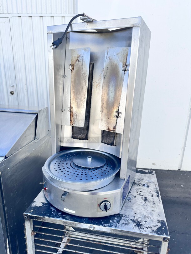 Used AutoGyros 4LG 65 lb. Vertical Natural Gas Gyro Broiler - 30,000 BTU Working - Image 5 of 8
