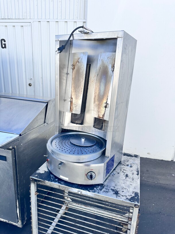 Used AutoGyros 4LG 65 lb. Vertical Natural Gas Gyro Broiler - 30,000 BTU Working - Image 6 of 8