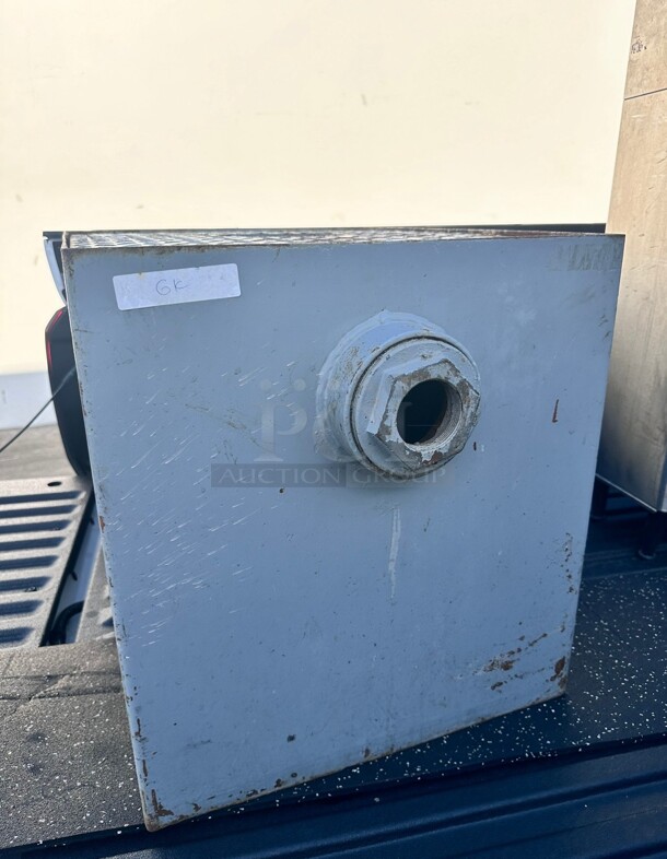 75 Gal Commercial Grease Trap NSF  - Image 2 of 6