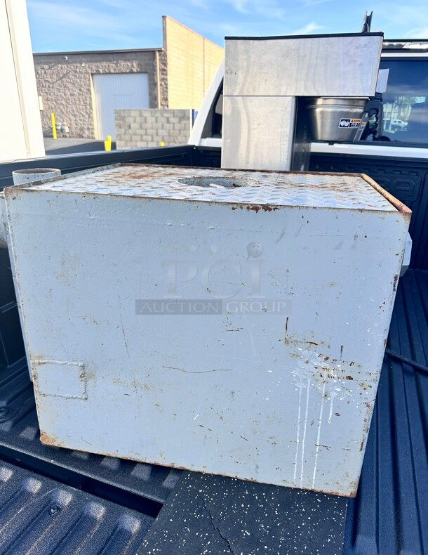 75 Gal Commercial Grease Trap NSF  - Image 3 of 6