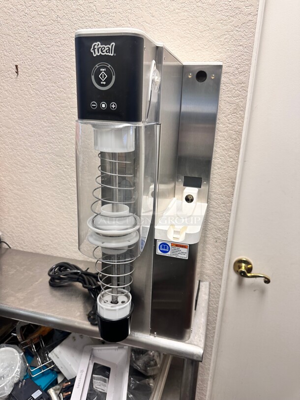 Late Model Freal FRLB7 Milkshake Blender Bar w/ Machine, Minus Forty Freezer 115 Volt Working - Image 3 of 11