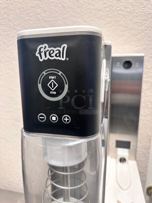 Late Model Freal FRLB7 Milkshake Blender Bar w/ Machine, Minus Forty Freezer 115 Volt Working - Image 4 of 11