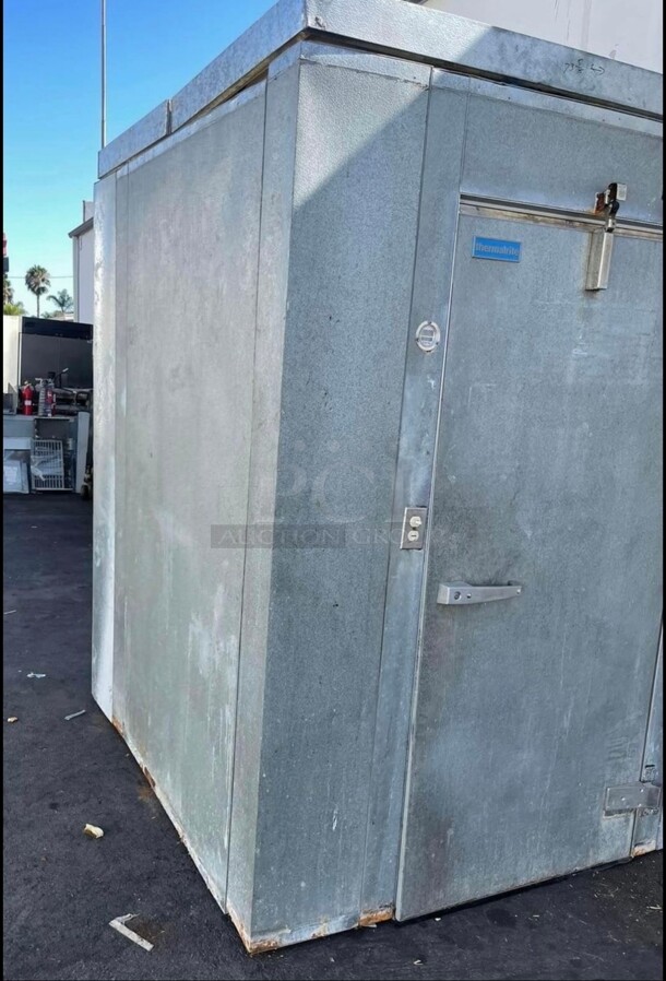 Commercial Walk-in Freezer 6 feet x6 feet Complete With Fan and Compressor  - Image 2 of 9