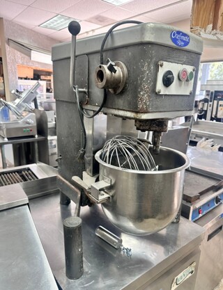 Globe GCM20H 20 qt Planetary Mixer - Bench Model, 1 hp, 115v Sold As Is
