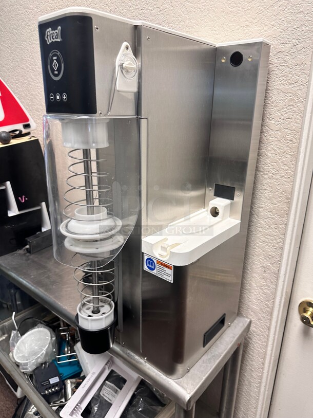 Late Model Freal FRLB7 Milkshake Blender Bar w/ Machine, Minus Forty Freezer 115 Volt Working - Image 6 of 11