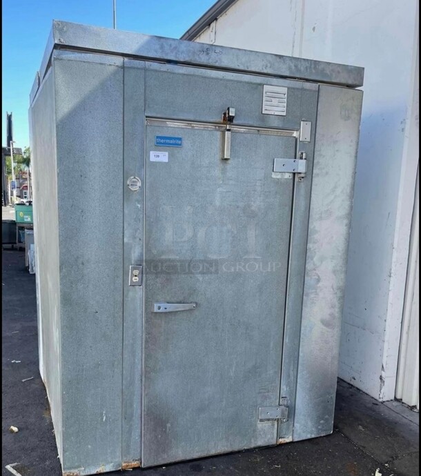 Commercial Walk-in Freezer 6 feet x6 feet Complete With Fan and Compressor  - Image 6 of 9
