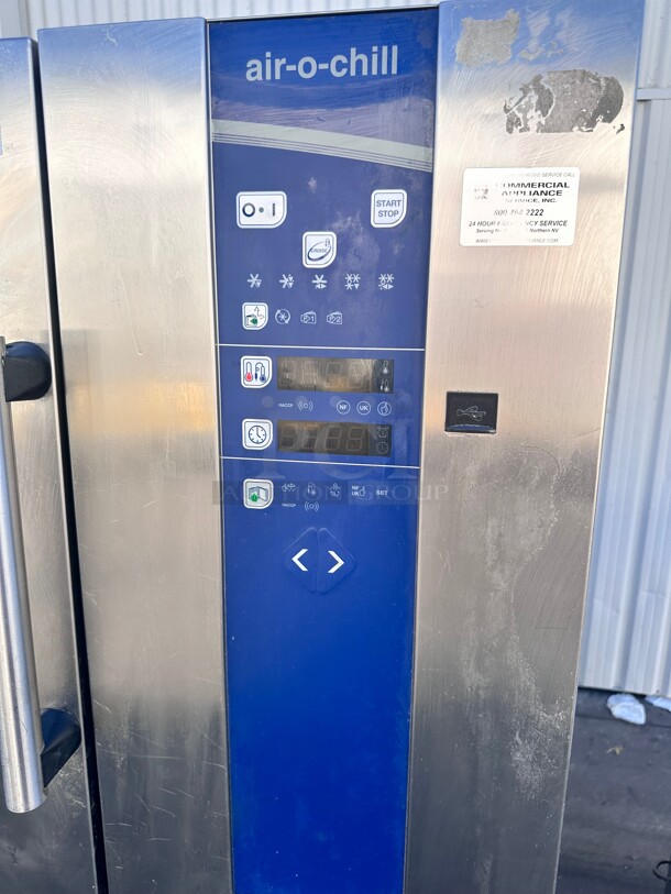 Electrolux Commercial 727742 49 inch Floor Model Blast Chiller - (10) Pan Capacity, 208v/3ph Working - Image 4 of 7