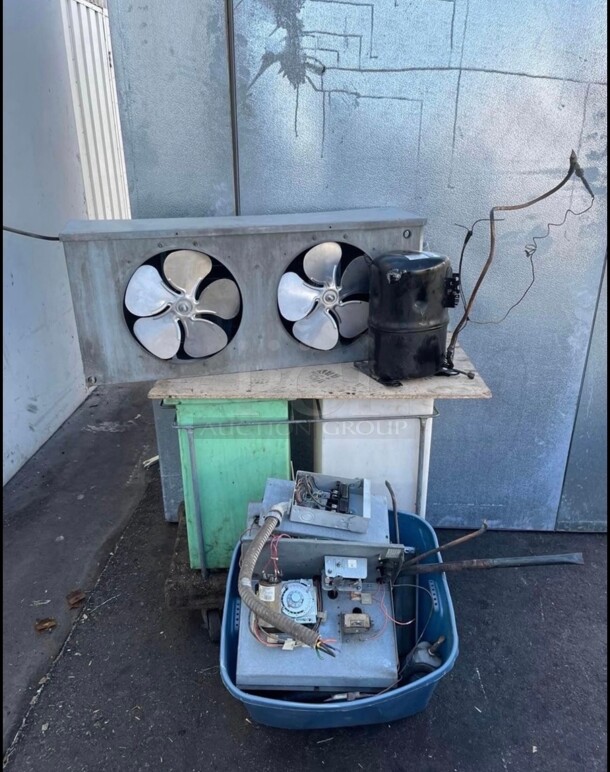 Commercial Walk-in Freezer 6 feet x6 feet Complete With Fan and Compressor  - Image 8 of 9