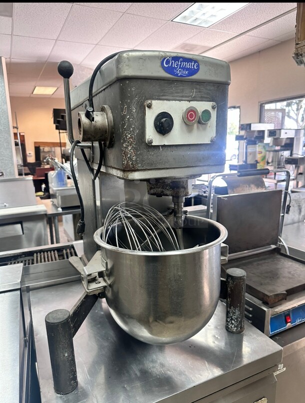 Globe GCM20H 20 qt Planetary Mixer - Bench Model, 1 hp, 115v Sold As Is - Image 7 of 10