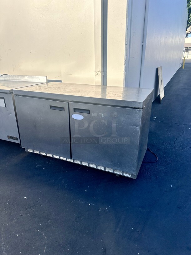 Delfield 4460N-A12 60 inch 2 Door Front Breathing Mega Top Refrigerated Under Counter Refrigrator 115 Volt Wokring - Image 5 of 8