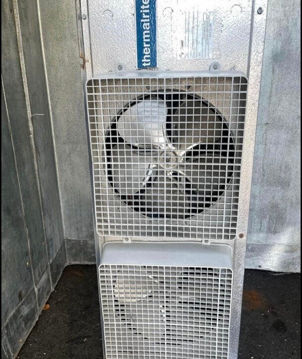 Commercial Walk-in Freezer 6 feet x6 feet Complete With Fan and Compressor  - Image 9 of 9