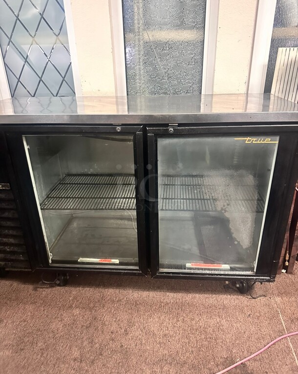 Used True TBB-24-60G 60 inch Bar Refrigerator - 2 Swinging Glass Doors, Black, 115v Working - Image 4 of 6