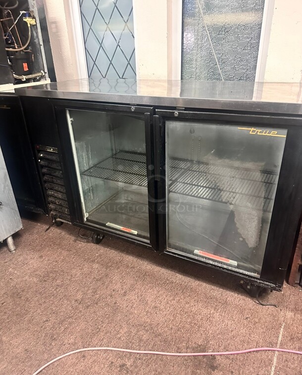 Used True TBB-24-60G 60 inch Bar Refrigerator - 2 Swinging Glass Doors, Black, 115v Working - Image 5 of 6